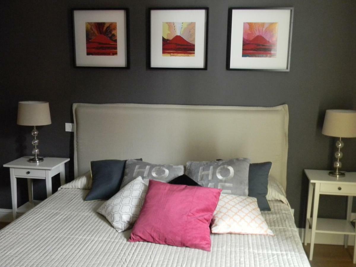 Toledo Boutique Studio Apartments Naples Room photo